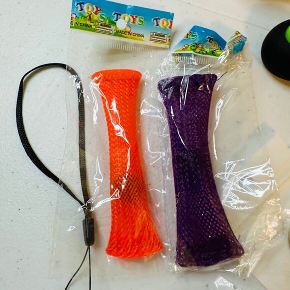 8-Piece Fidget Toy Set For Stress Relief & Focus & decompression - Picture 3 of 9